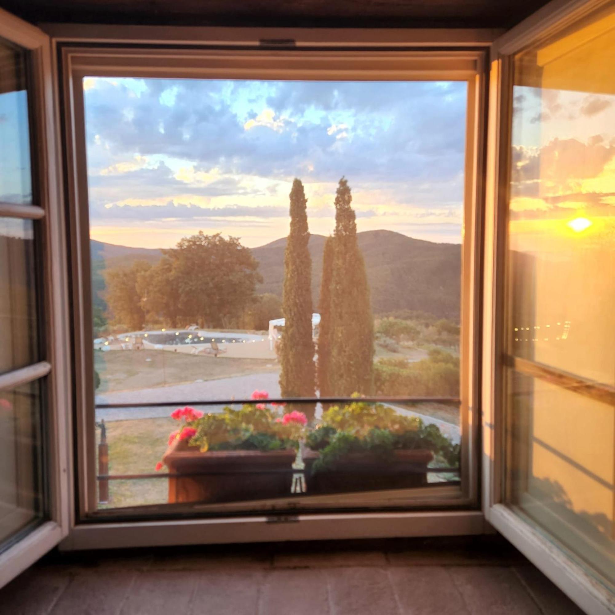 Vin Hotel - Wine Resort And Agriturismo Montieri מראה חיצוני תמונה